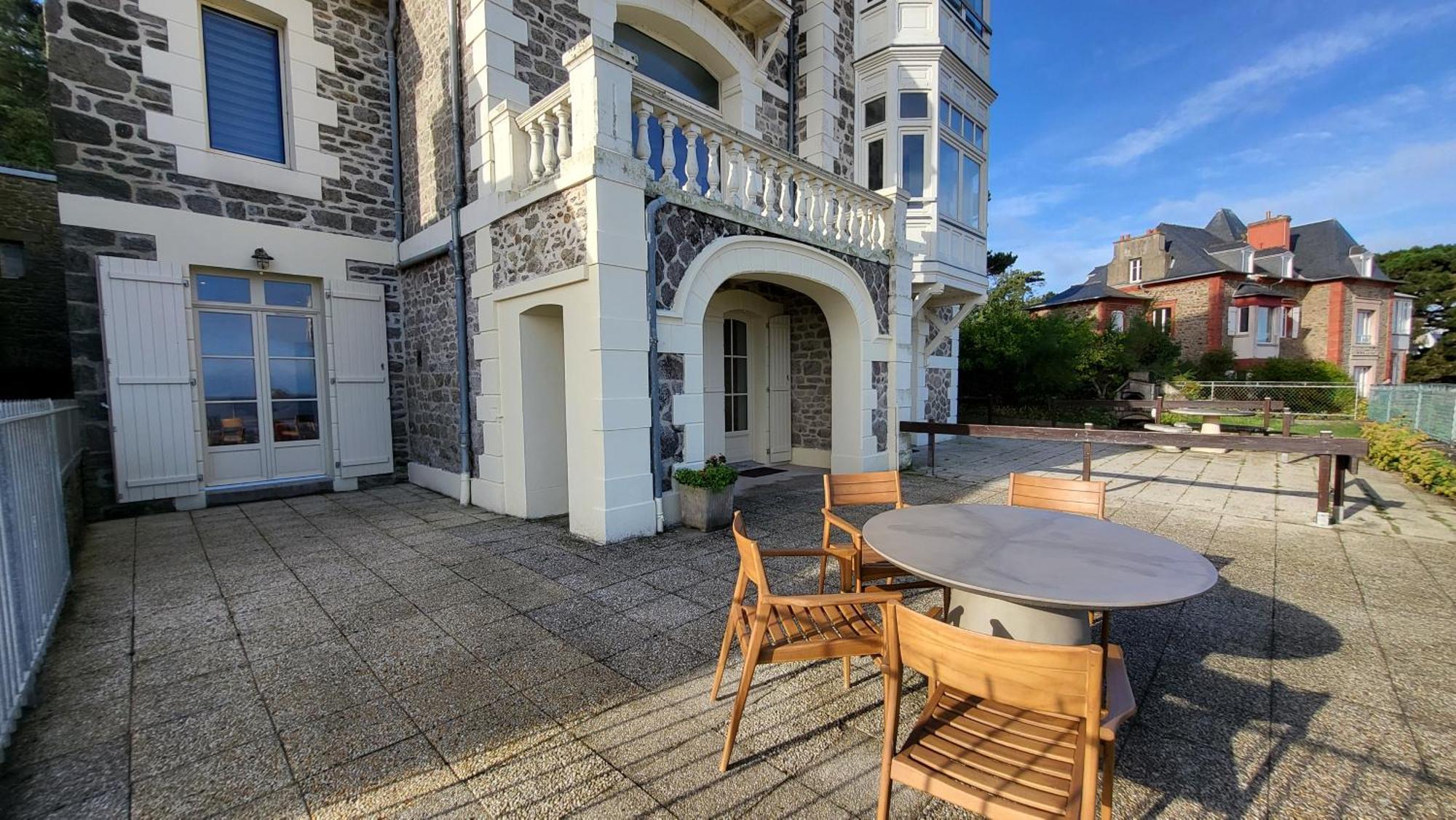 Vue Pleine Mer A La Perle Marine - La Terrasse Dinard Extérieur photo